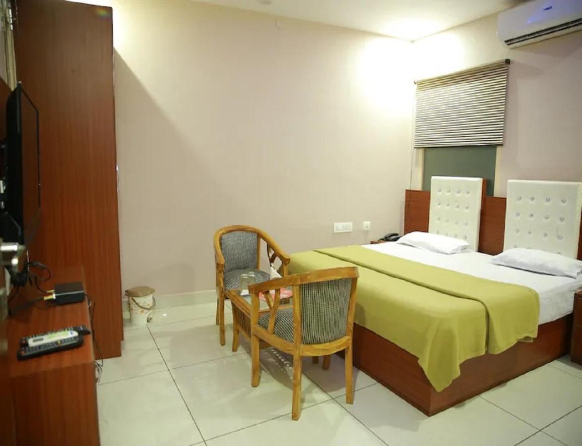 Hotel Kings, Rohtak المظهر الخارجي الصورة